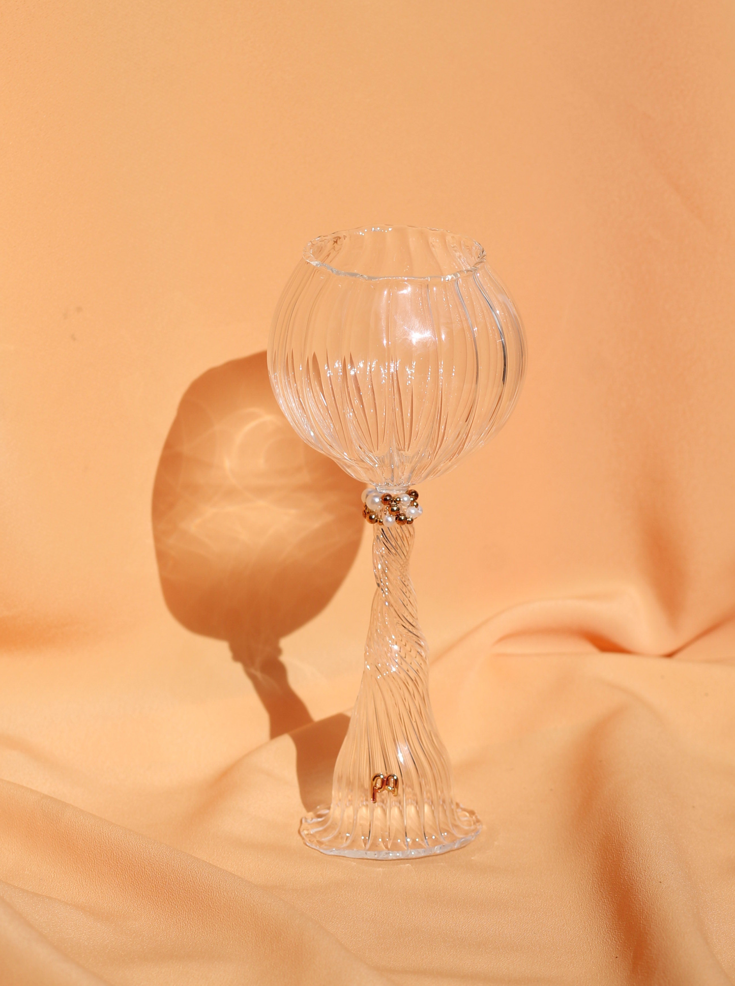 TWISTED ROUND GLASS GOBLET