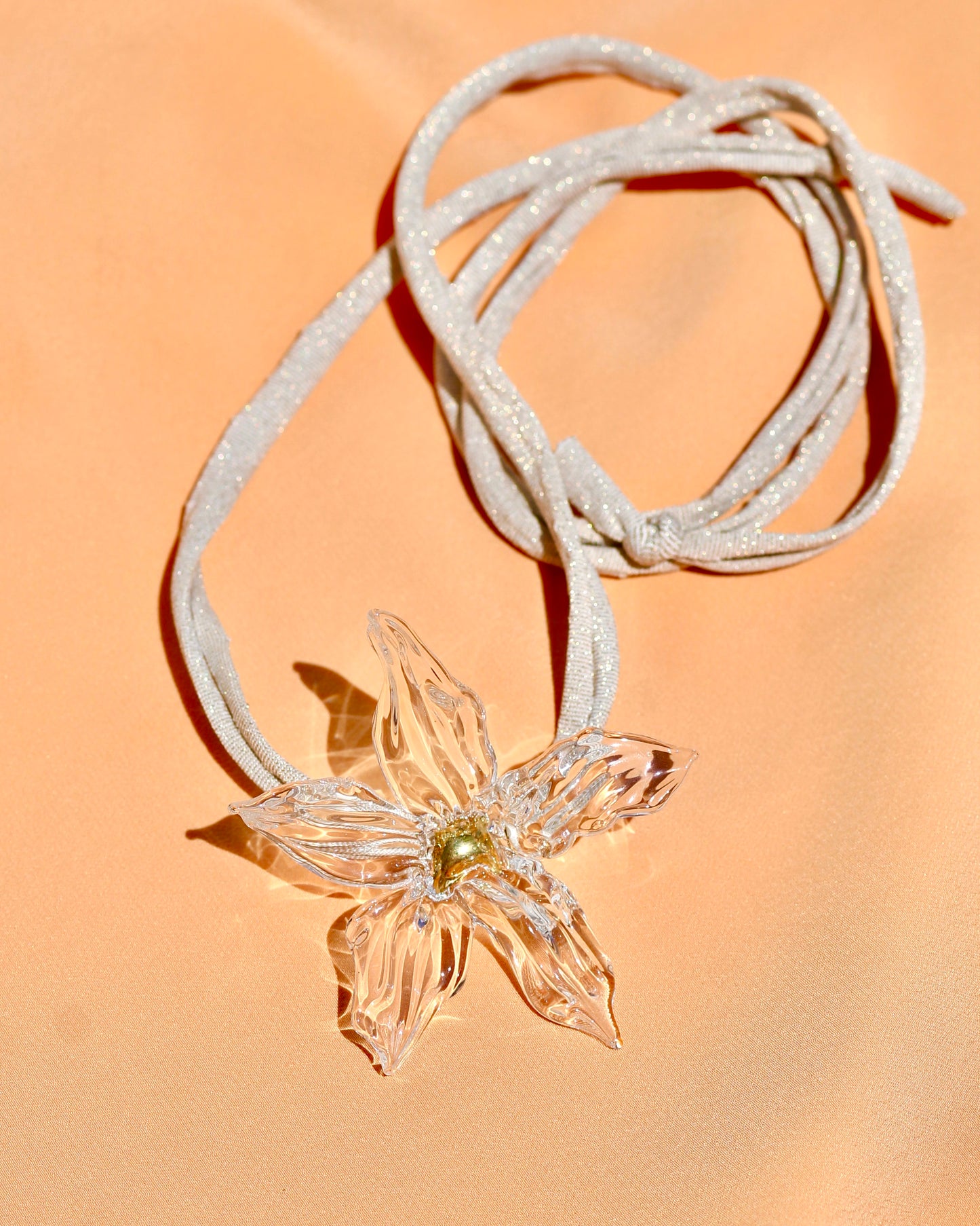 FLOWER GLASS NECKALCE