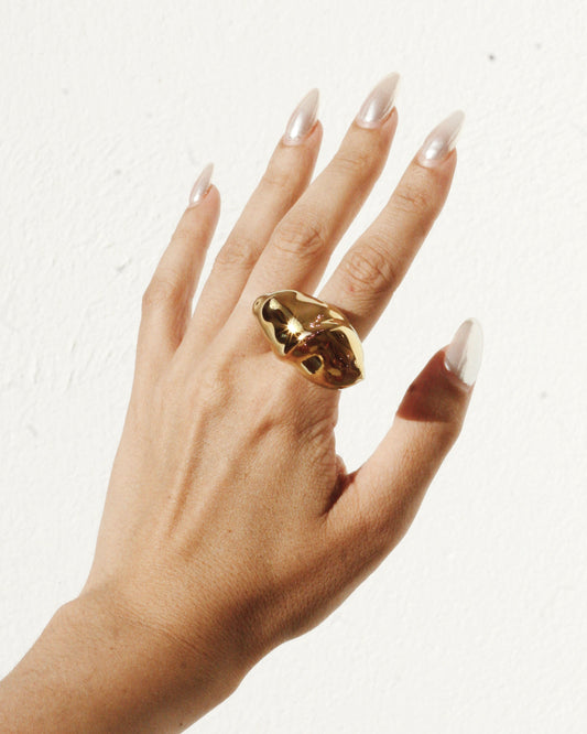 GOLD SEASHEAL RING